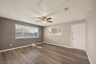 17043 Coachmaker Dr, Friendswood, TX 77546 - Photo 22