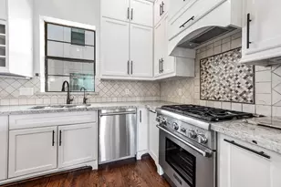5733 Winsome Ln, Houston, TX 77057 - Photo 2