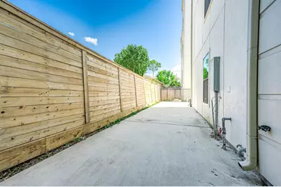 5733 Winsome Lane, Houston, TX 77057 - Photo 32