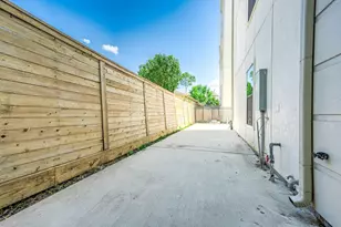 5733 Winsome Ln, Houston, TX 77057 - Photo 32