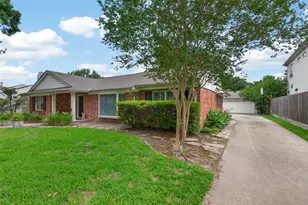 5643 Piping Rock Ln, Houston, TX 77056 - Photo 2