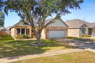 7527 Livery Ln, Cypress, TX 77433 - Photo 2