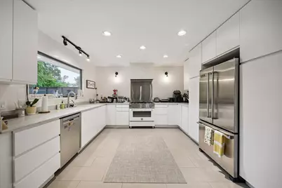 6230 Waltway Drive, Houston, TX 77008 - Photo 6