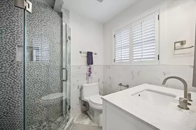 6230 Waltway Drive, Houston, TX 77008 - Photo 10