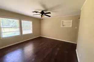 902 E Stone St, Brenham, TX 77833 - Photo 2