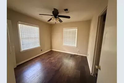 902 E Stone Street, Brenham, TX 77833 - Photo 6