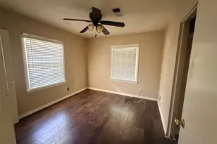 902 E Stone St, Brenham, TX 77833 - Photo 6
