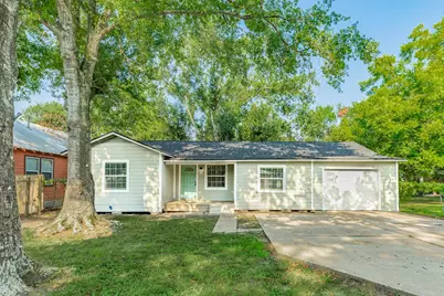 840 S Morgan Street, Angleton, TX 77515 - Photo 1