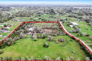 4918 Farmer Rd, Alvin, TX 77511 - Photo 2