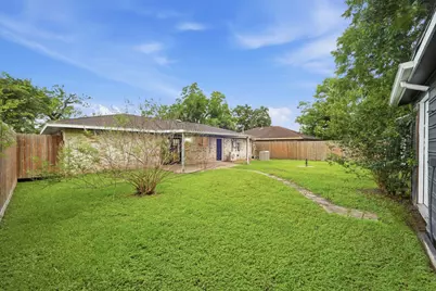 6418 Silver Chalice Drive, Houston, TX 77088 - Photo 44