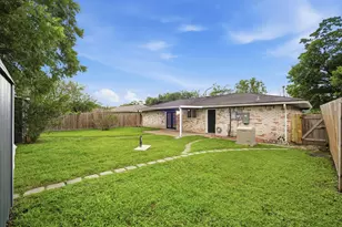 6418 Silver Chalice Dr, Houston, TX 77088 - Photo 40