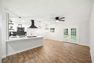 6418 Silver Chalice Dr, Houston, TX 77088 - Photo 16