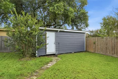 6418 Silver Chalice Drive, Houston, TX 77088 - Photo 46