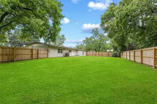 309 E Kay St, Dayton, TX 77535 - Photo 22