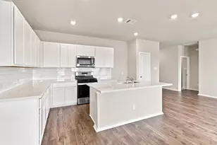 6723 Pebble Blf Ct, Cove, TX 77523 - Photo 4