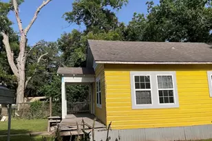 634 E Bernard St, West Columbia, TX 77486 - Photo 2