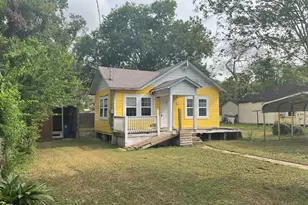 634 E Bernard St, West Columbia, TX 77486 - Photo 1