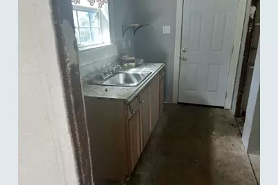 634 E Bernard Street, West Columbia, TX 77486 - Photo 10