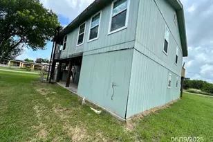 501 S 15th St, Seadrift, TX 77983 - Photo 10