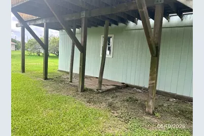 501 S 15th Street, Seadrift, TX 77983 - Photo 6