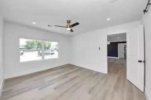 602 Gammon Dr, Houston, TX 77022 - Photo 16