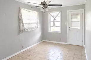 2919 Staples St, Houston, TX 77026 - Photo 2