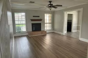 54 Daffodil Ct, Lake Jackson, TX 77566 - Photo 2