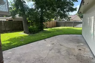 54 Daffodil Ct, Lake Jackson, TX 77566 - Photo 12