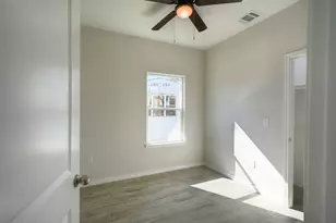 10085 Calendar St, Willis, TX 77318 - Photo 12