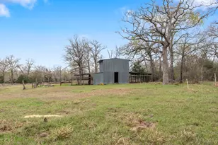 7111 Refugio Cir, Bedias, TX 77831 - Photo 18