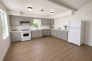 1401 Ball St, Galveston, TX 77550 - Photo 2