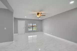1913 Scarborough Ln, Pasadena, TX 77502 - Photo 4