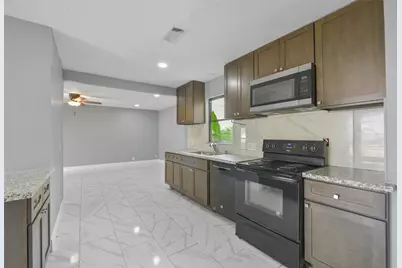 1913 Scarborough Lane, Pasadena, TX 77502 - Photo 8