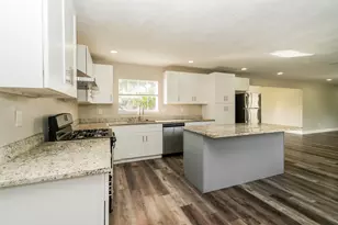5100 Goose Creek Dr, Baytown, TX 77521 - Photo 2