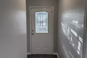 114 E Wilkins St, League City, TX 77573 - Photo 4