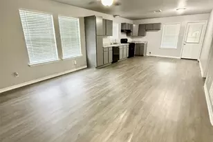 114 E Wilkins St, League City, TX 77573 - Photo 6