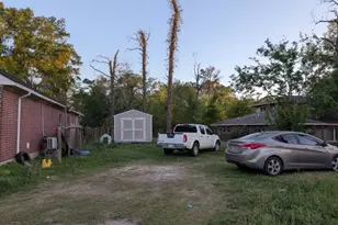 2313 W Little York Rd, Houston, TX 77091 - Photo 2