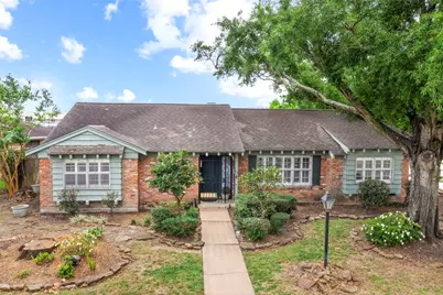 102 Parliament Drive, Houston, TX 77034 - Photo 1