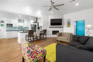 385 Ling, Bayou Vista, TX 77563 - Photo 8