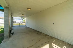 385 Ling, Bayou Vista, TX 77563 - Photo 32
