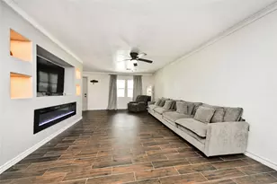 212 S Avenue D, Freeport, TX 77541 - Photo 10