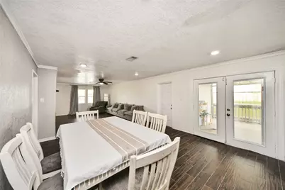 212 S Avenue D, Freeport, TX 77541 - Photo 14