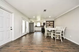 212 S Avenue D, Freeport, TX 77541 - Photo 16