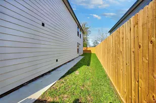 8639 Sunderland Rd, Houston, TX 77028 - Photo 14