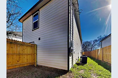 8639 Sunderland Road, Houston, TX 77028 - Photo 12