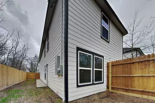 8639 Sunderland Rd, Houston, TX 77028 - Photo 14