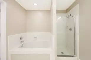 1385 El Camino Village Dr, Webster, TX 77058 - Photo 16