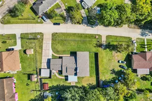 2011 Durrain Ferry Rd, Baytown, TX 77520 - Photo 2