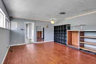 2011 Durrain Ferry Rd, Baytown, TX 77520 - Photo 6