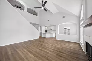 9127 Stoneleigh Dr, Sugar Land, TX 77479 - Photo 12